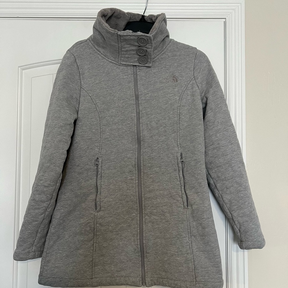 2 for 1; NorthFace Caroluna jackets. Twin set!